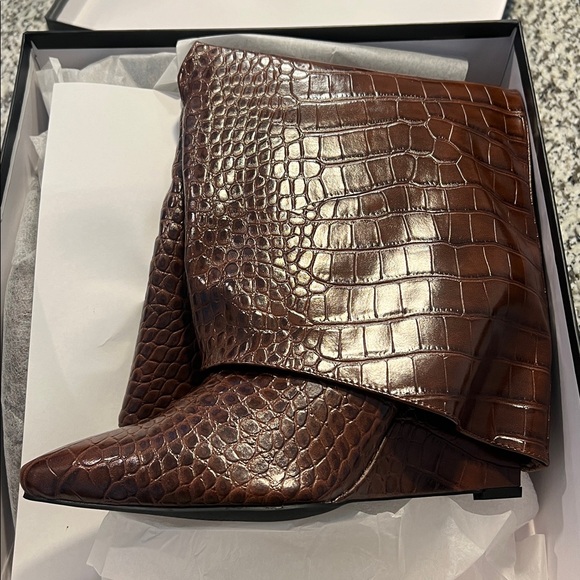 Azalea Wang Brown Croc-Embossed Heeled Boots - Picture 7 of 10
